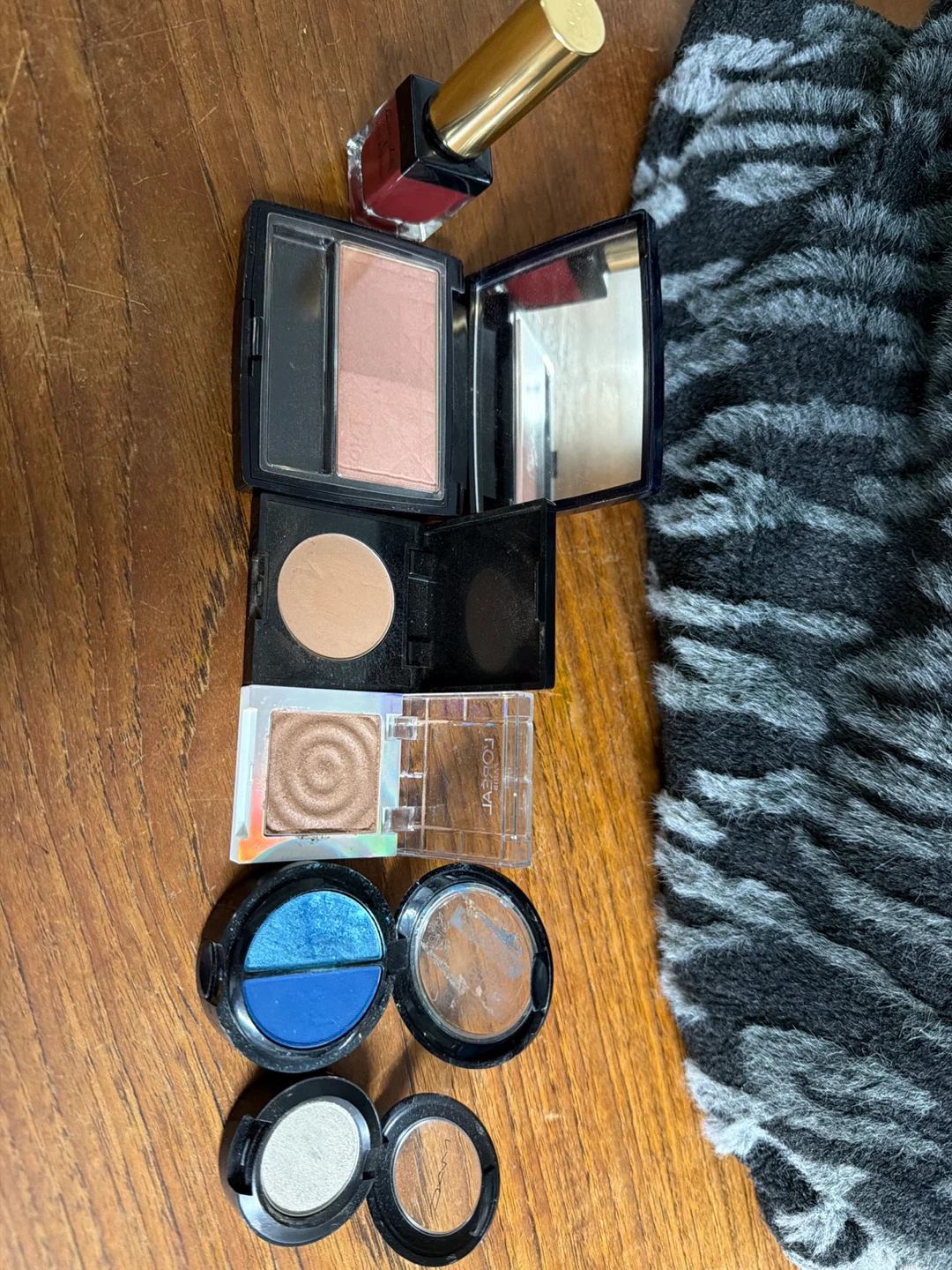 Assorted Makeup Items 🏆 - photo 2