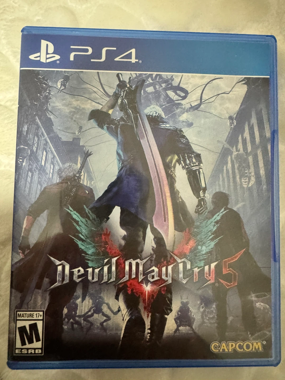 Devil May Cry 5 - PS4 - photo 2