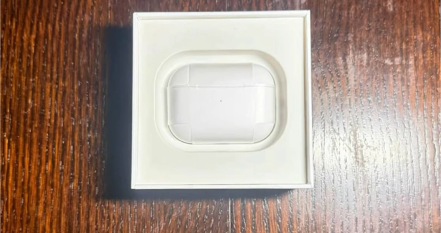 Apple AirPods Pro (2nd generation) with MagSafe Charging Case - photo 3