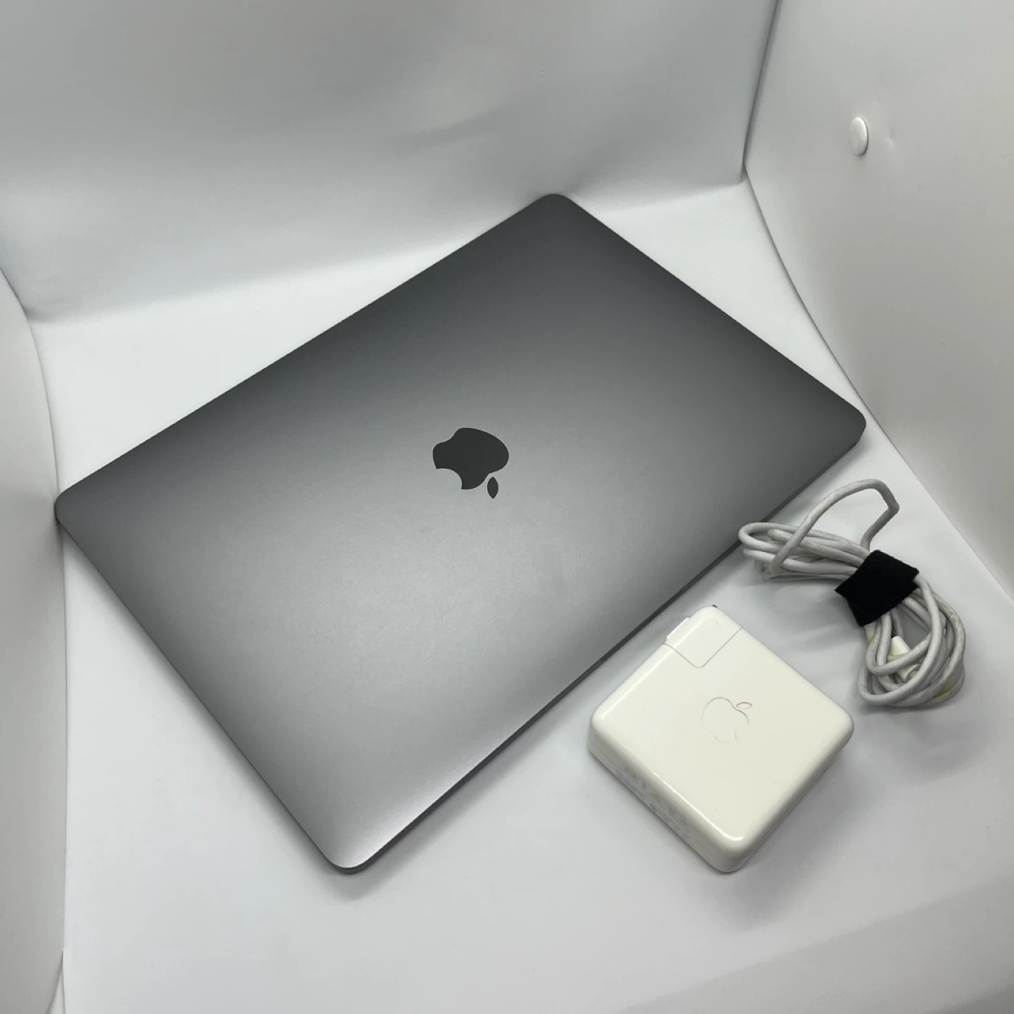 Apple MacBook Pro 13" Touch Bar A1706| READ!DAMAGED- WORKS - photo 5