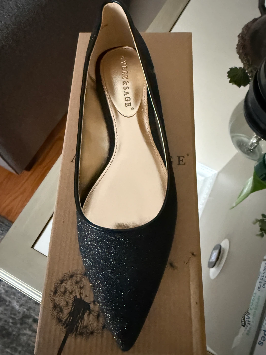 Avery & Sage Women's Odette Black Pointed Toe Flats - Size 7