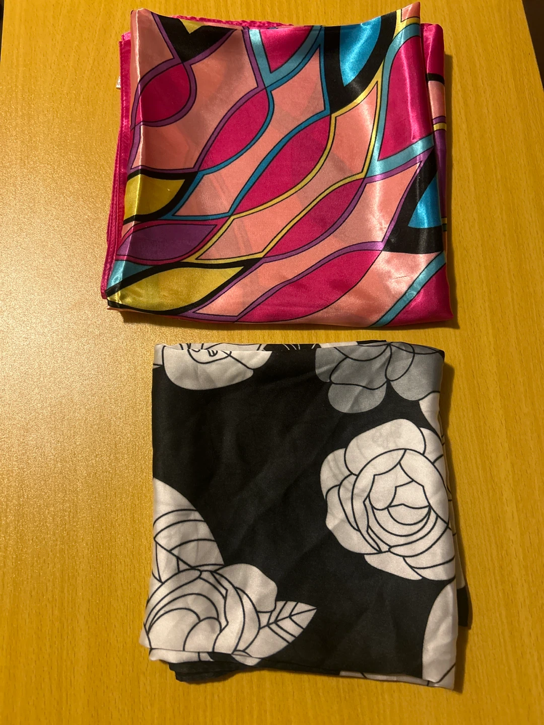 Two Scarves: Abstract Print & Rose Print🏆 - photo 2