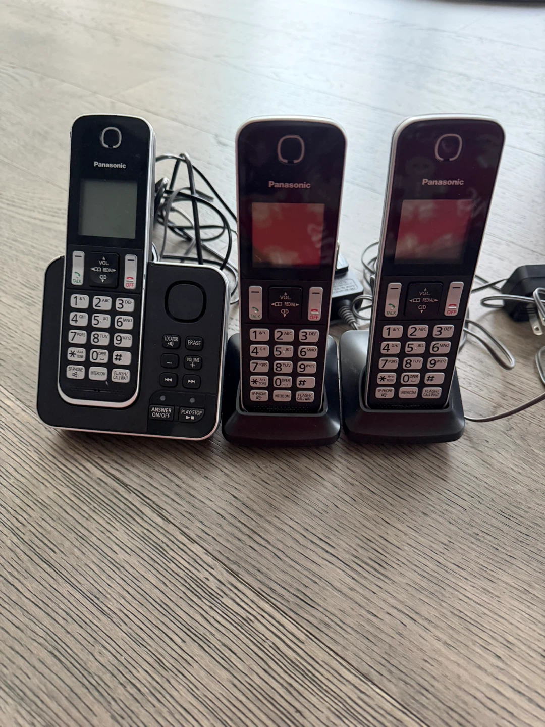 Panasonic Cordless Phone System with 3 Handsets - photo 2