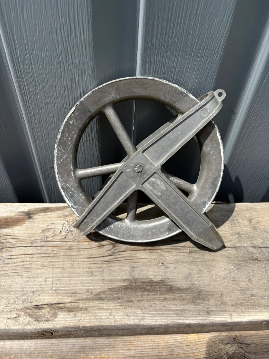 Vintage Aluminum 6’’1/4 diameter Clothesline Pulley