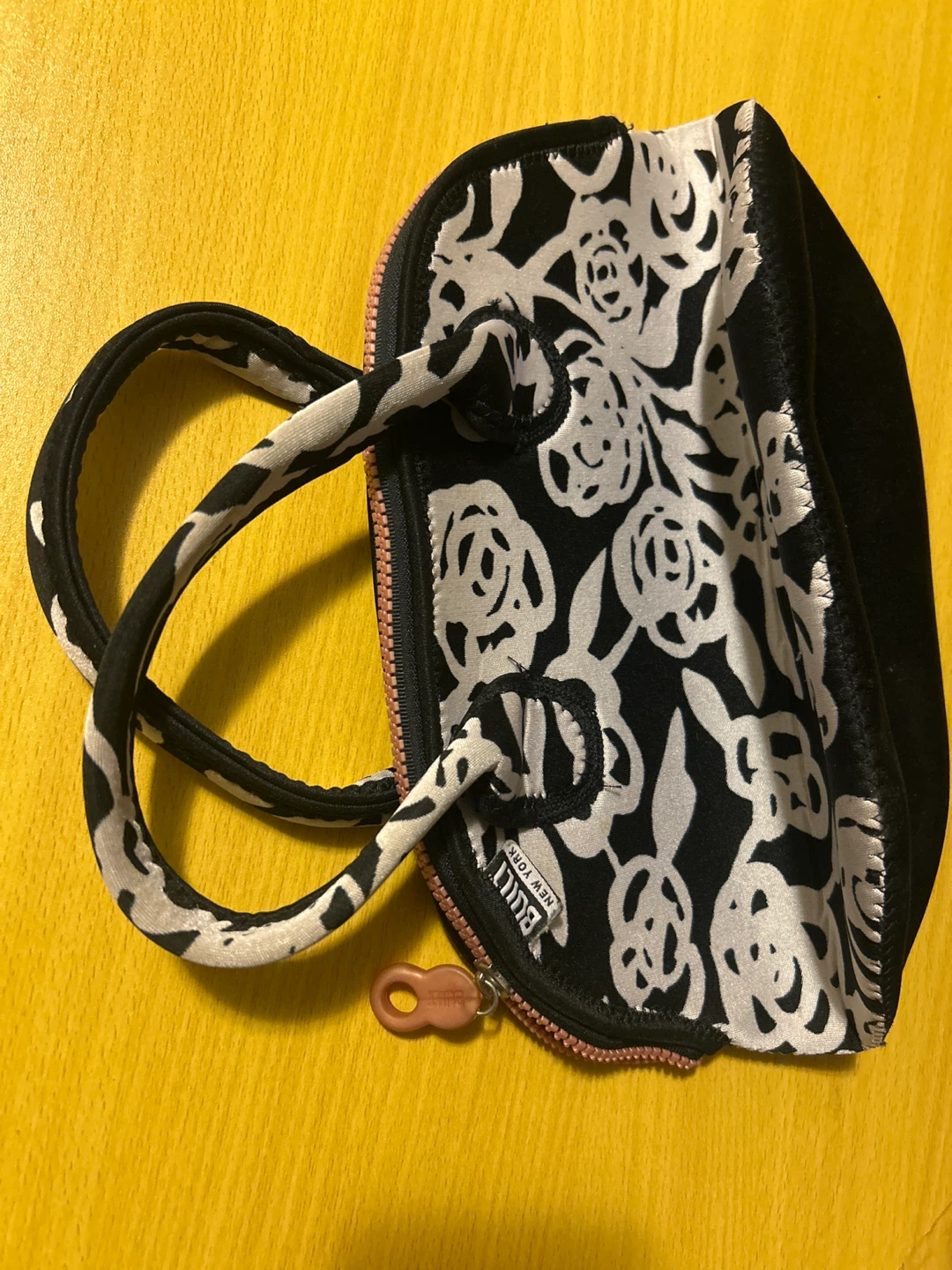 🏆BUILT NY Black & White Rose Print Neoprene Lunch Tote Bag - photo 2
