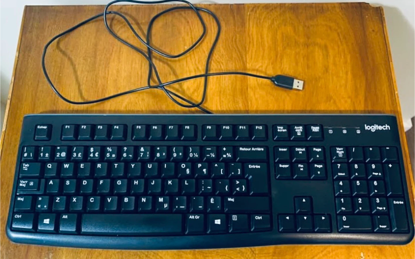 Logitech Keyboard – Canadian French (CSA) – Great Condition