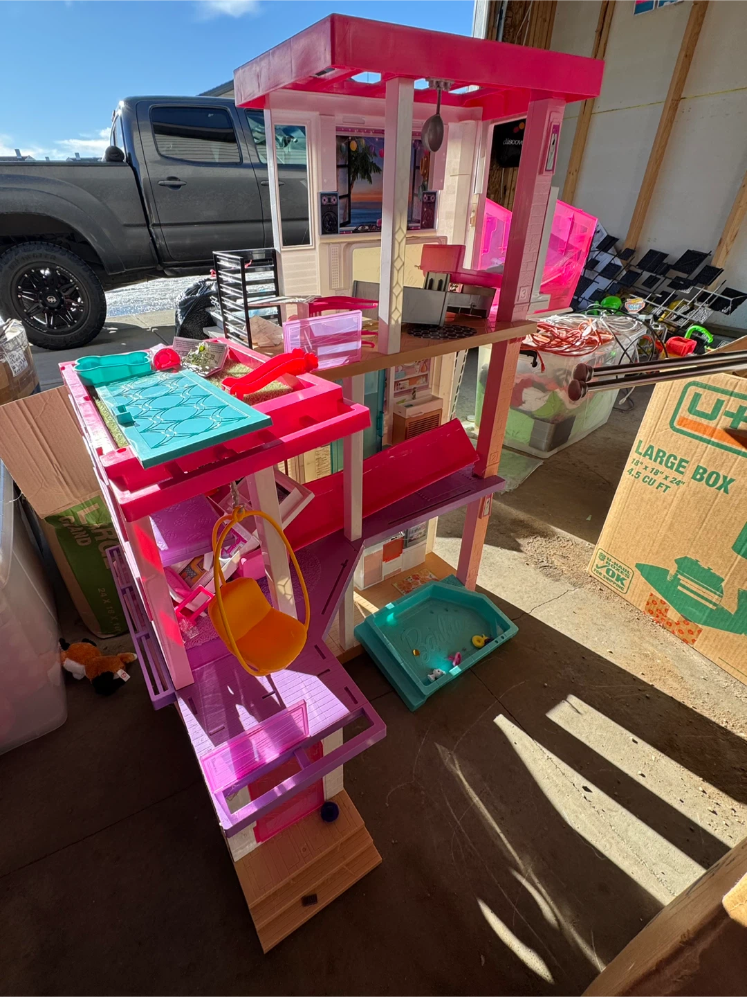 Barbie Dreamhouse Dollhouse with Accessories
