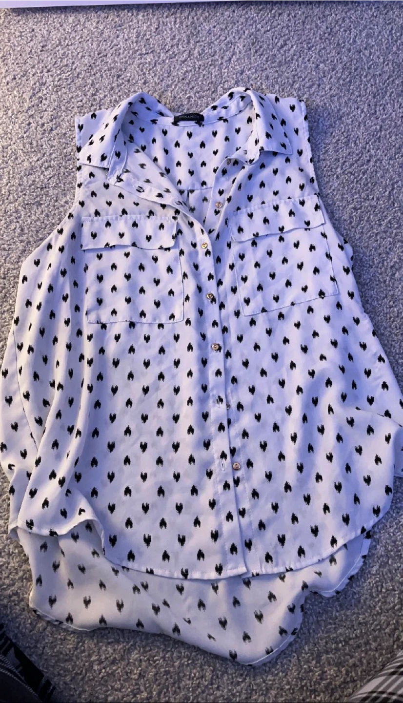 Dynamite Sleeveless Blouse - Black and White Heart Print
