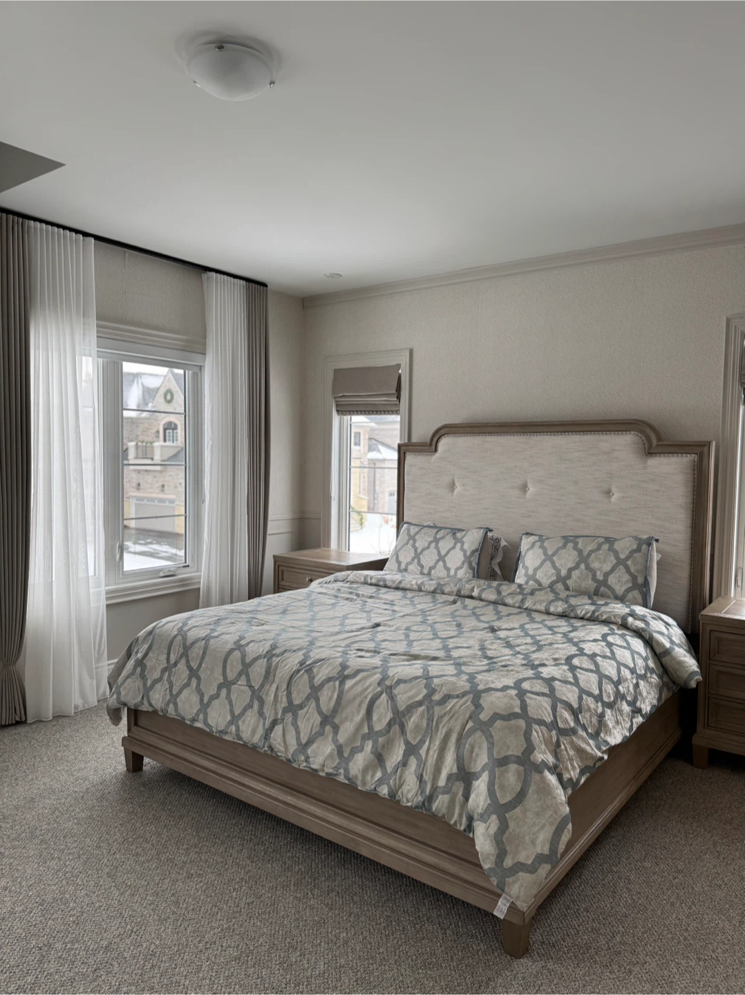 King bed Nightstands, matching chairs, barcart and end table - photo 4