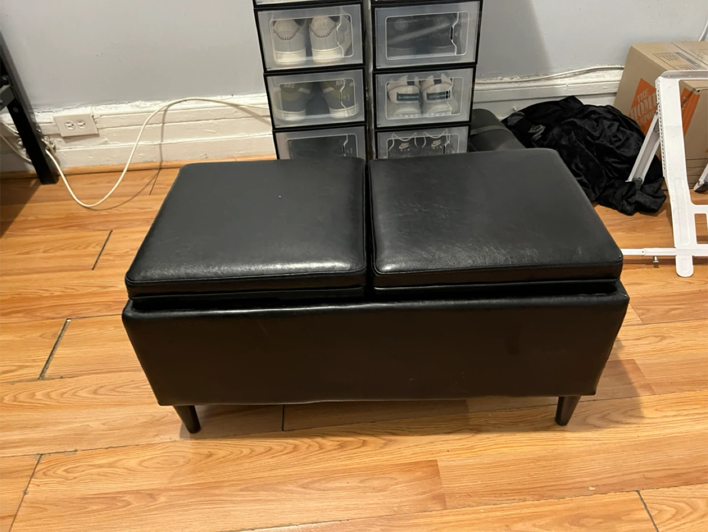 Storage ottoman / coffee table
