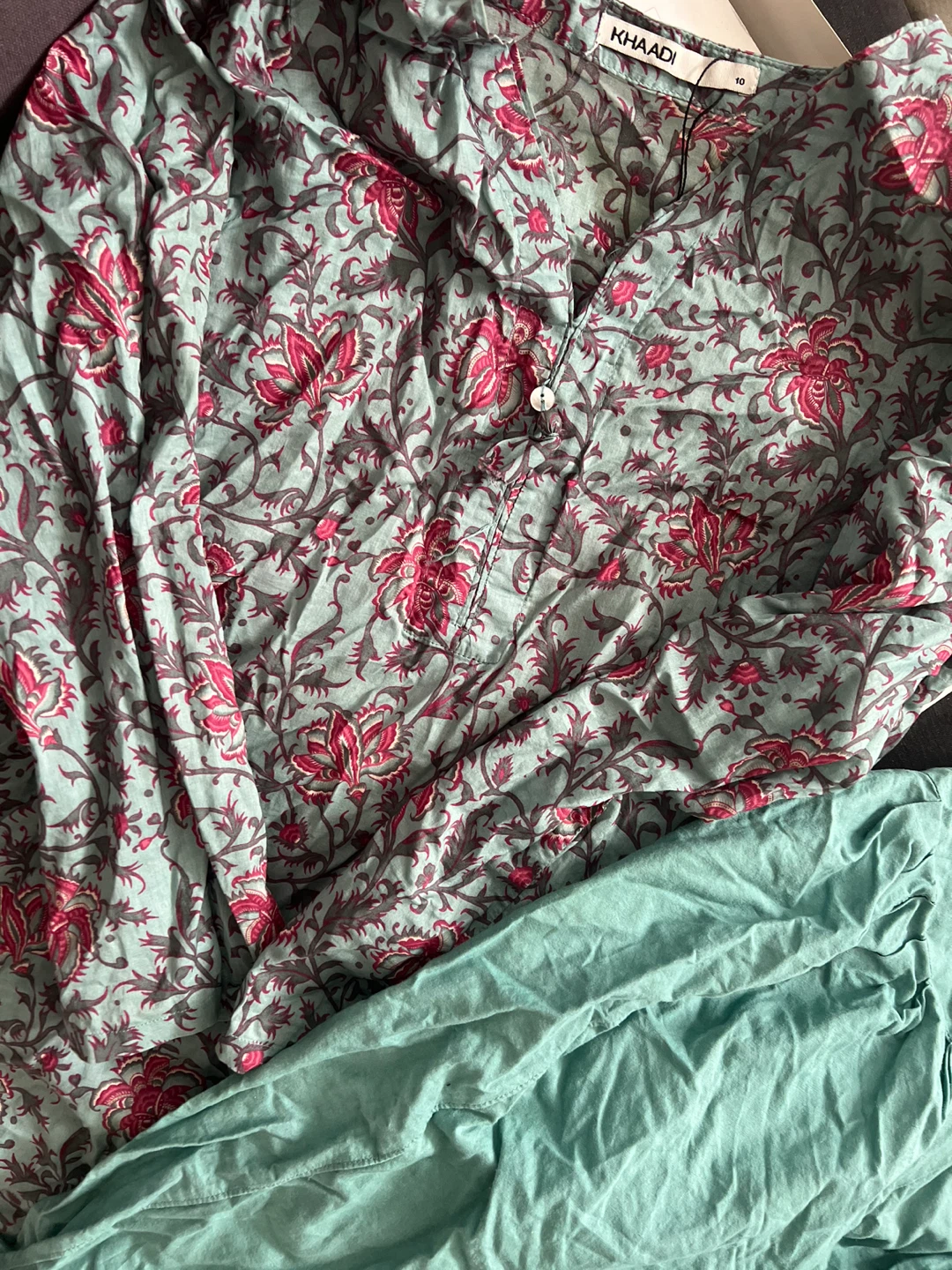 Bundle of assorted men's and women's clothing - photo 4