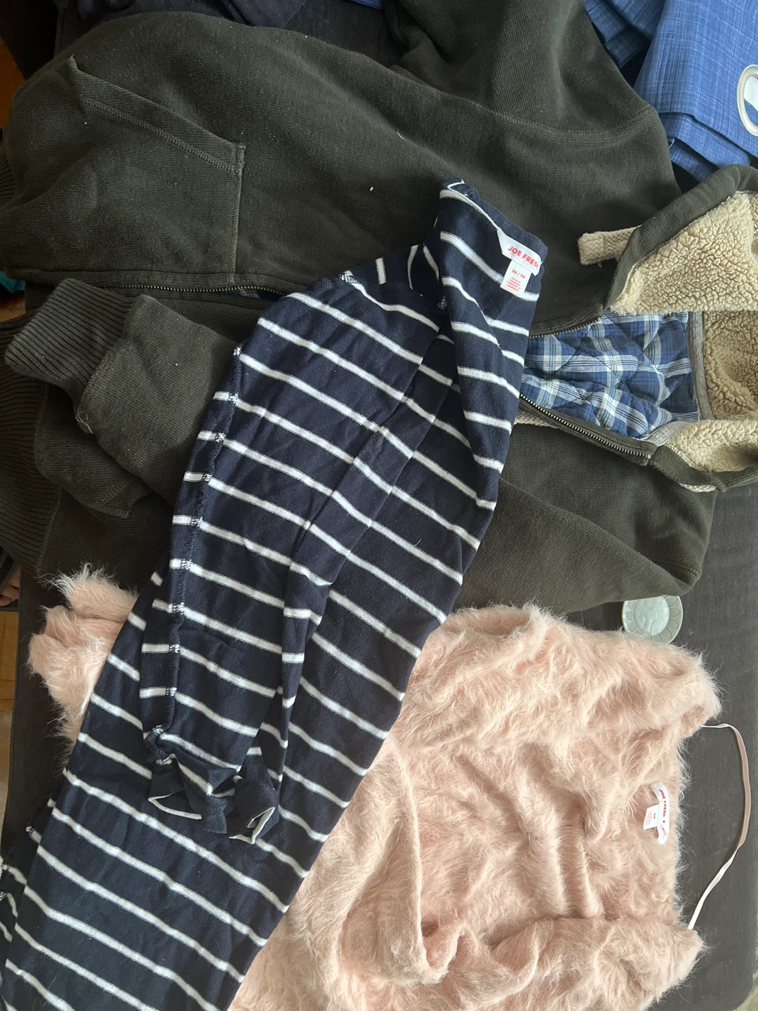 Bundle of assorted men's and women's clothing - photo 2