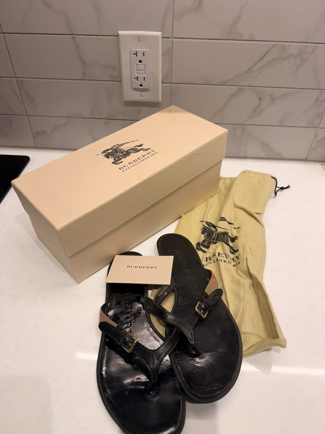 Burberry Black Leather Thong Sandals Size 36.5