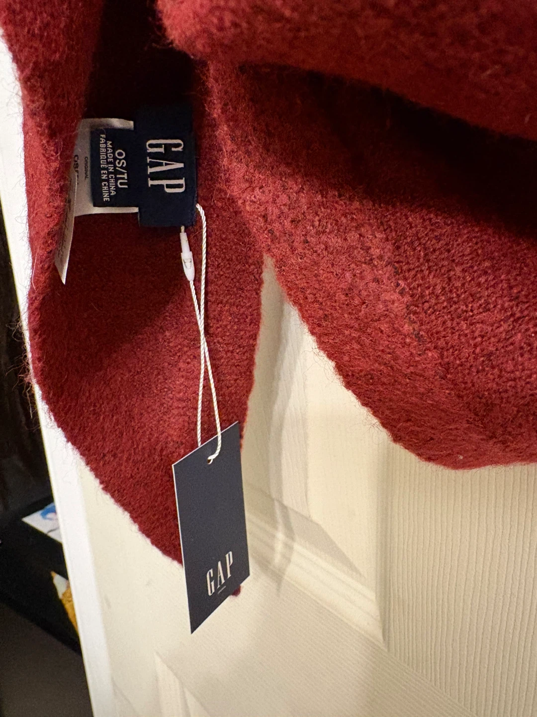Gap Burgundy Triangle Scarf - photo 4