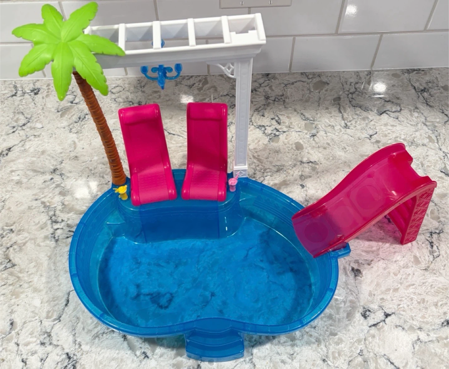 Barbie Glam Pool Party Playset - photo 2