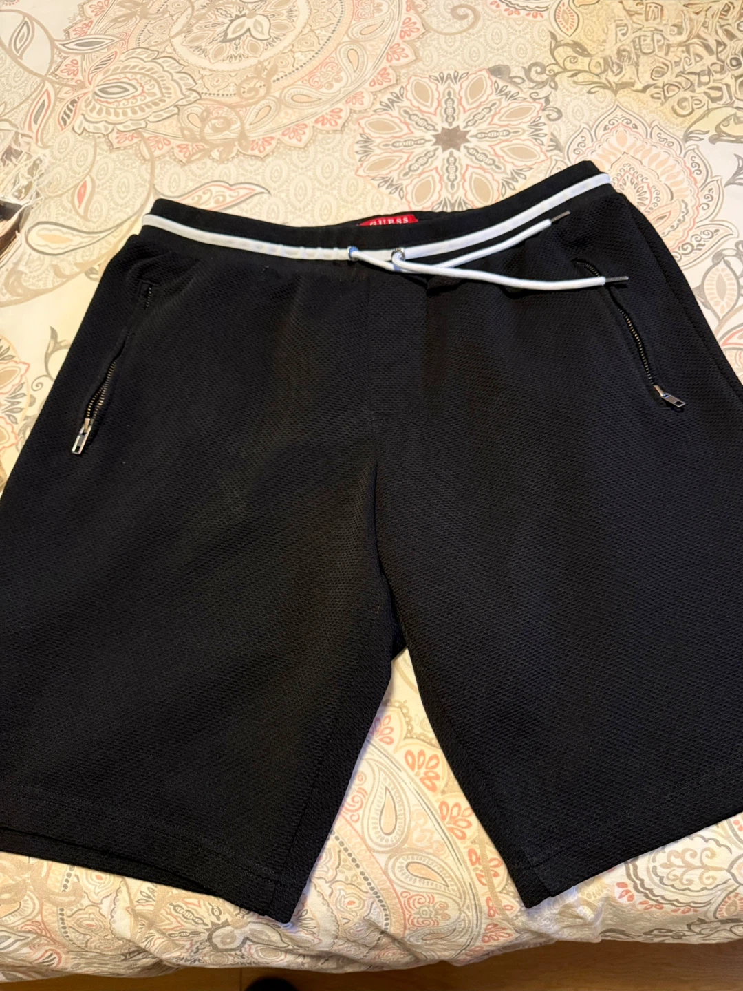 Men Guess Black Textured Shorts Size L🏆