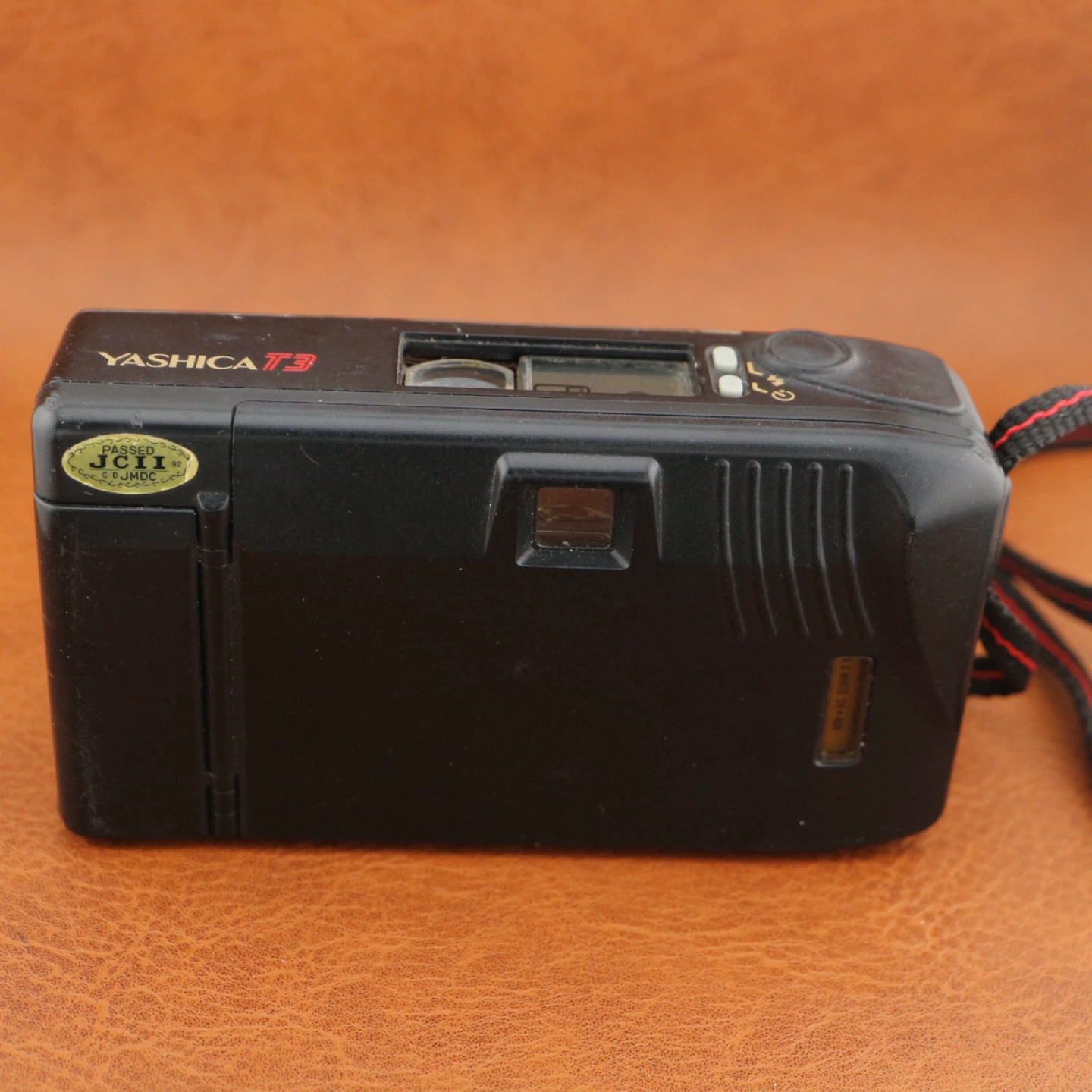 YASHICA T3 Carl Zeiss Tessar 2.8/35 Point and Shoot Camera - photo 4