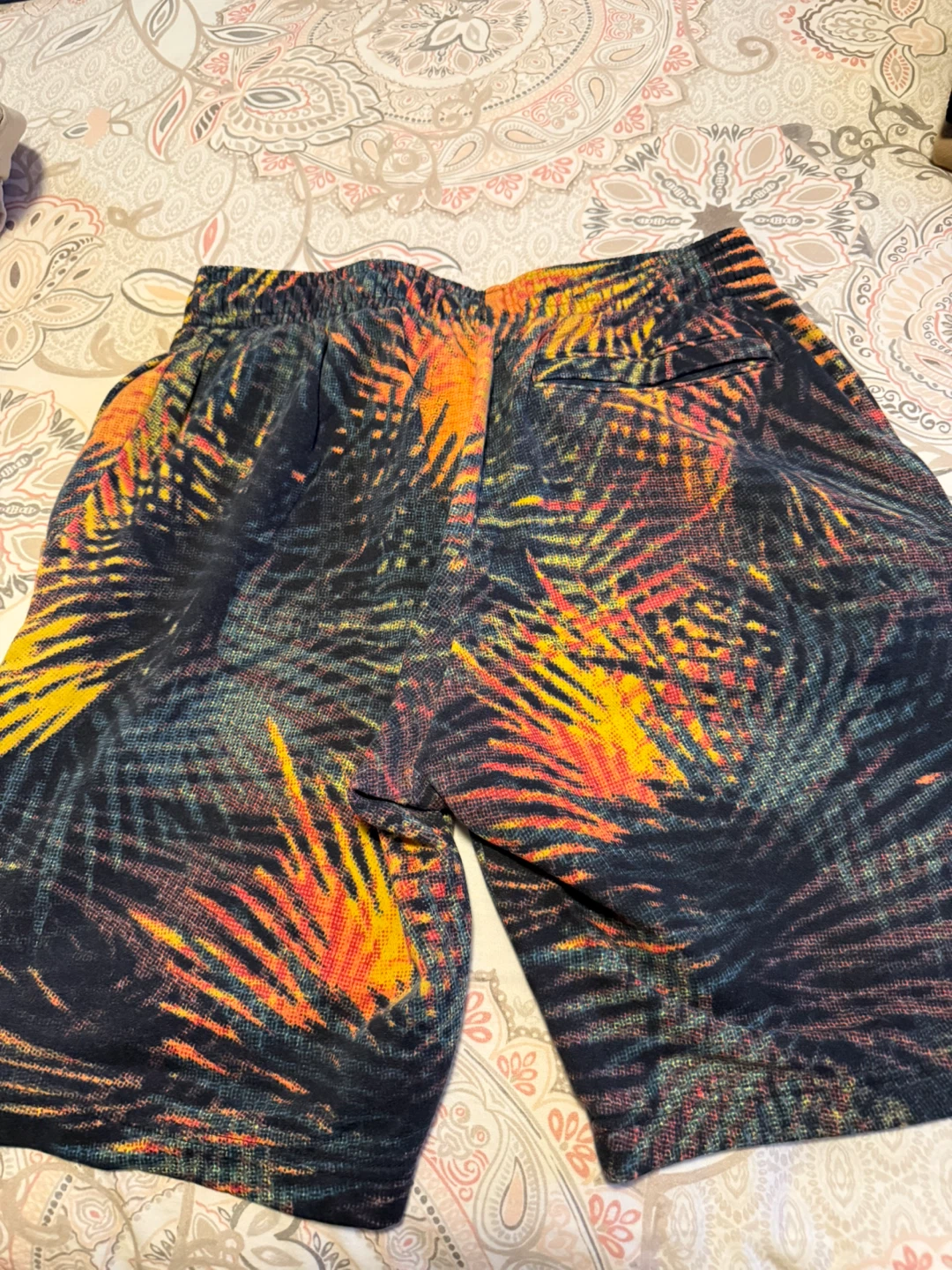 Men Under Armour Loose Fit Graphic Shorts - Size LG🏆 - photo 2