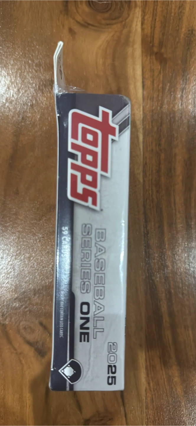 Topps 2025 Series One Baseball Hanger Box - photo 2
