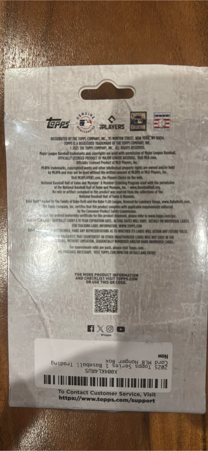 Topps 2025 Series One Baseball Hanger Box - photo 3