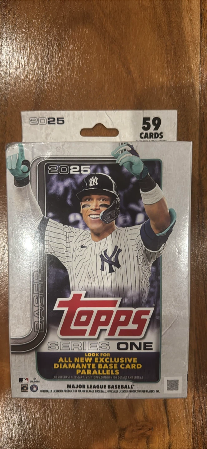 Topps 2025 Series One Baseball Hanger Box