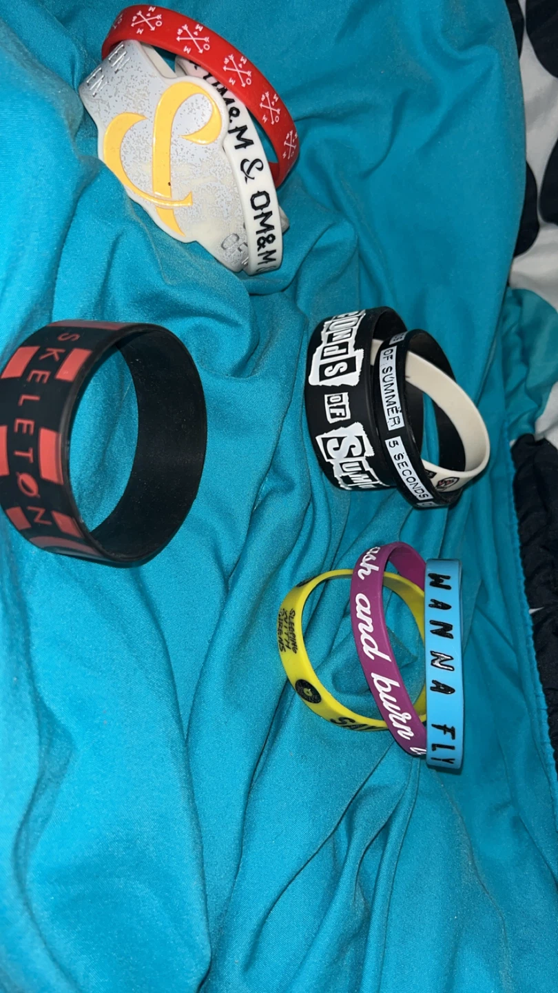 Hot topic wristbands 🏆 - photo 2