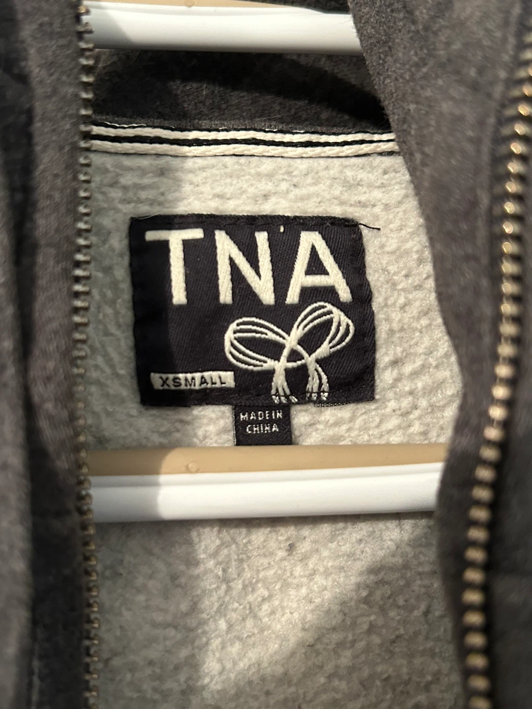 TNA grey sweater small 🏆 - photo 3