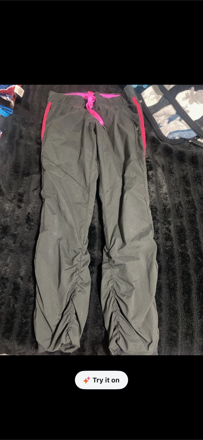 Lululemon Black Pink Trim Ruched Track Pants - photo 3