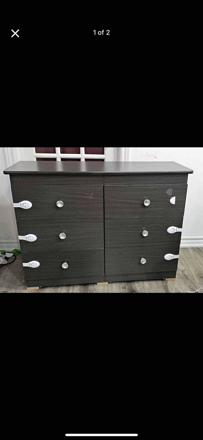 Dark Wood 6-Drawer Dresser like new few months use only