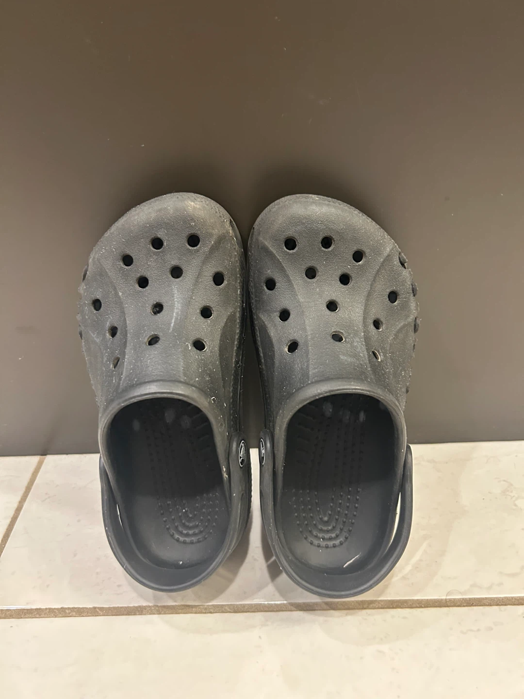 Black Crocs Clogs Size 2 - photo 5