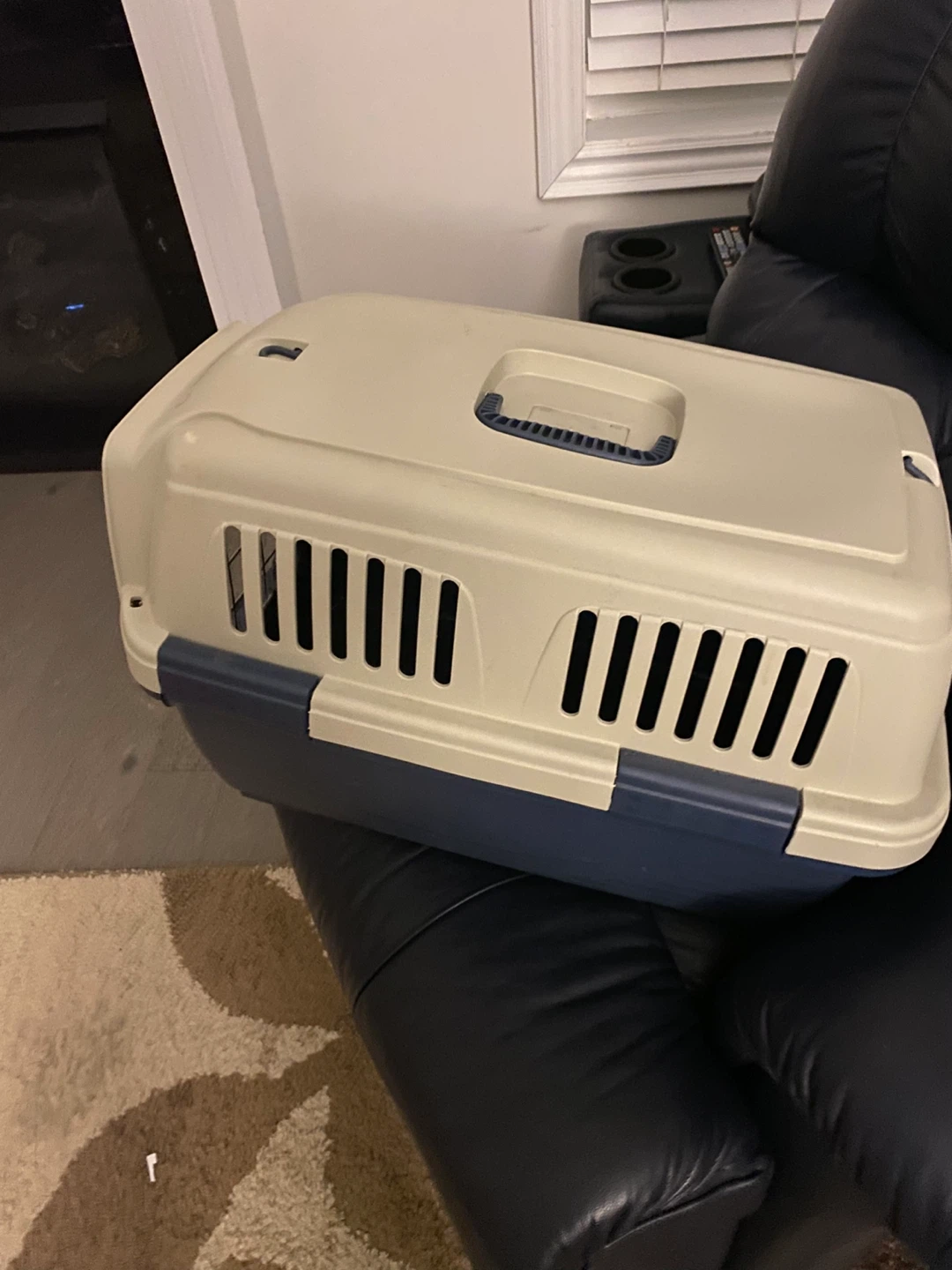 Plastic Pet Carrier - photo 2