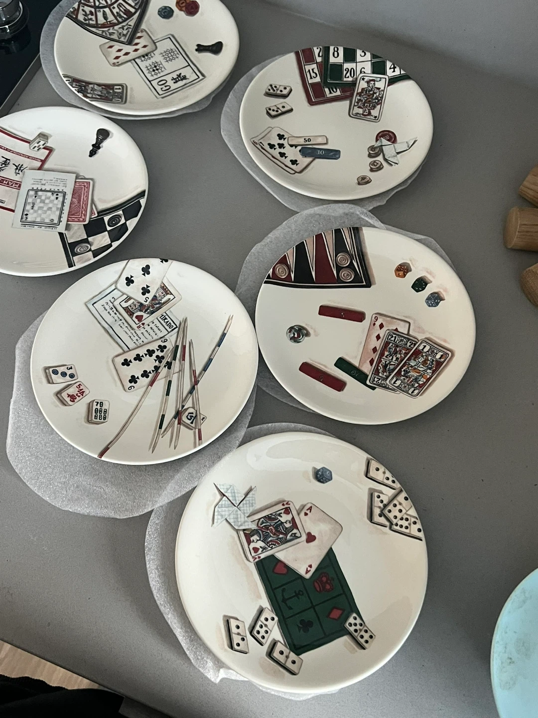 Gien France Set of 6 Game Themed Plates - photo 2