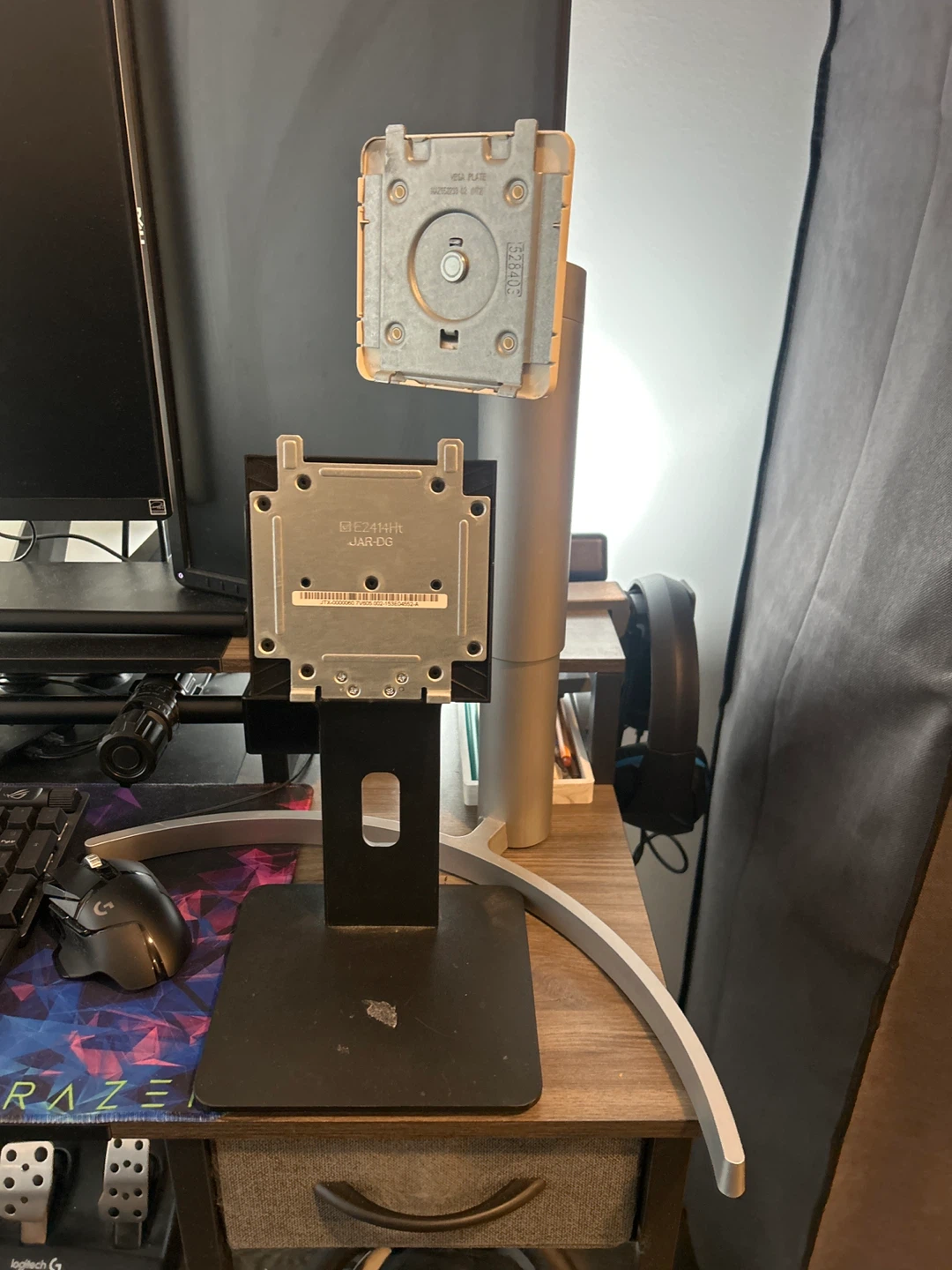 34’ + 27’ monitors with stand - photo 5