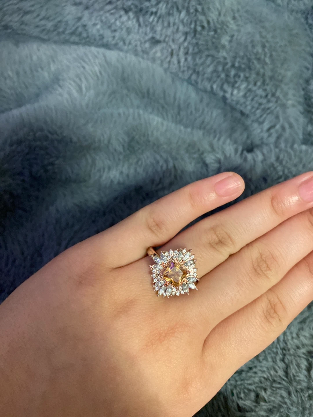 Rose Gold Sparkly Ring 🏆