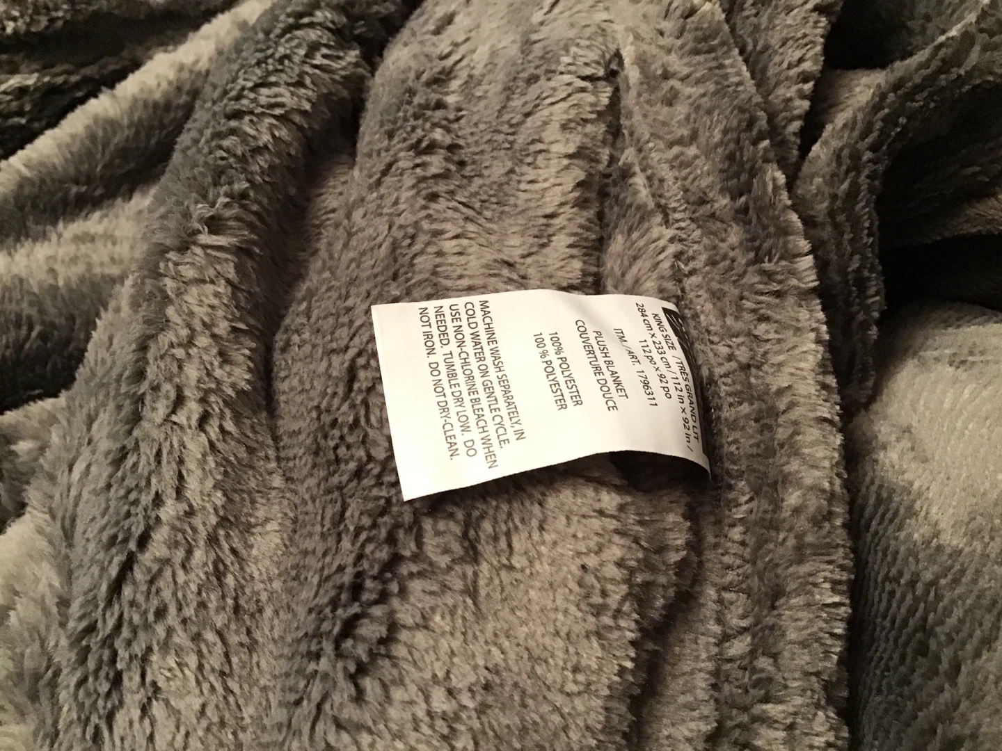 NWOT Kirkland Signature Plush Blanket King Size Grey - photo 2