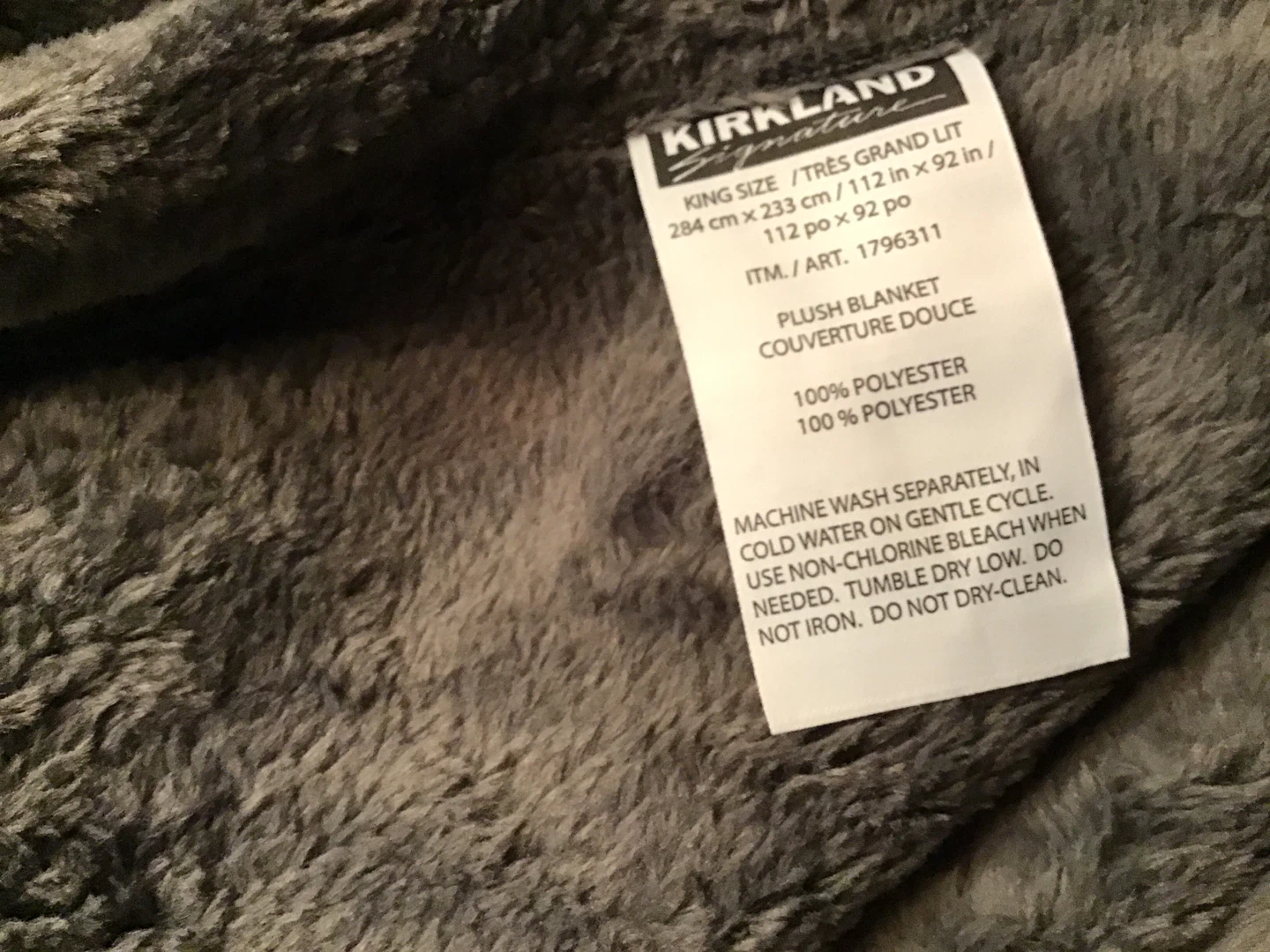 NWOT Kirkland Signature Plush Blanket King Size Grey - photo 3