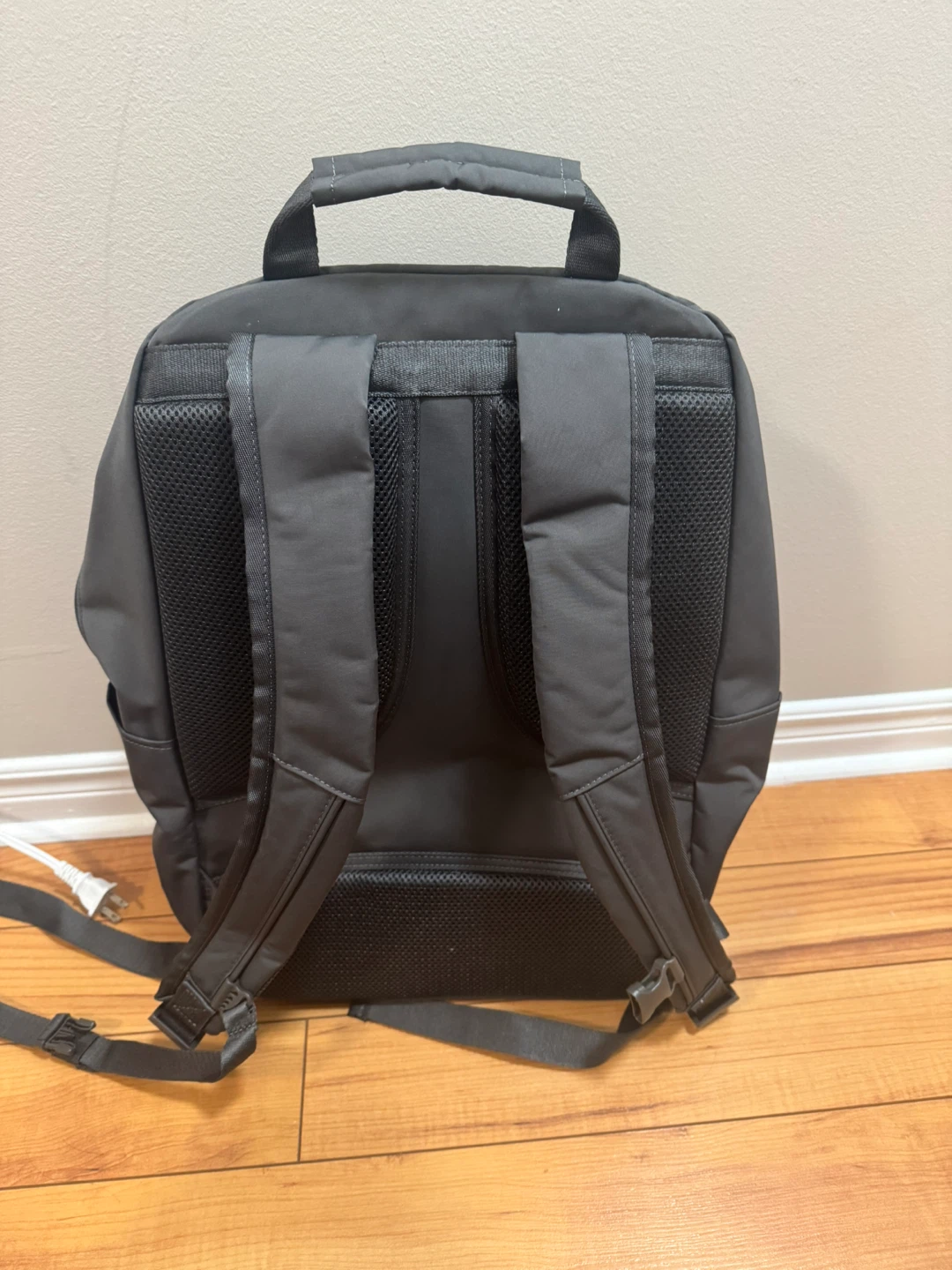 Uniqlo Grey Functional Backpack - photo 3