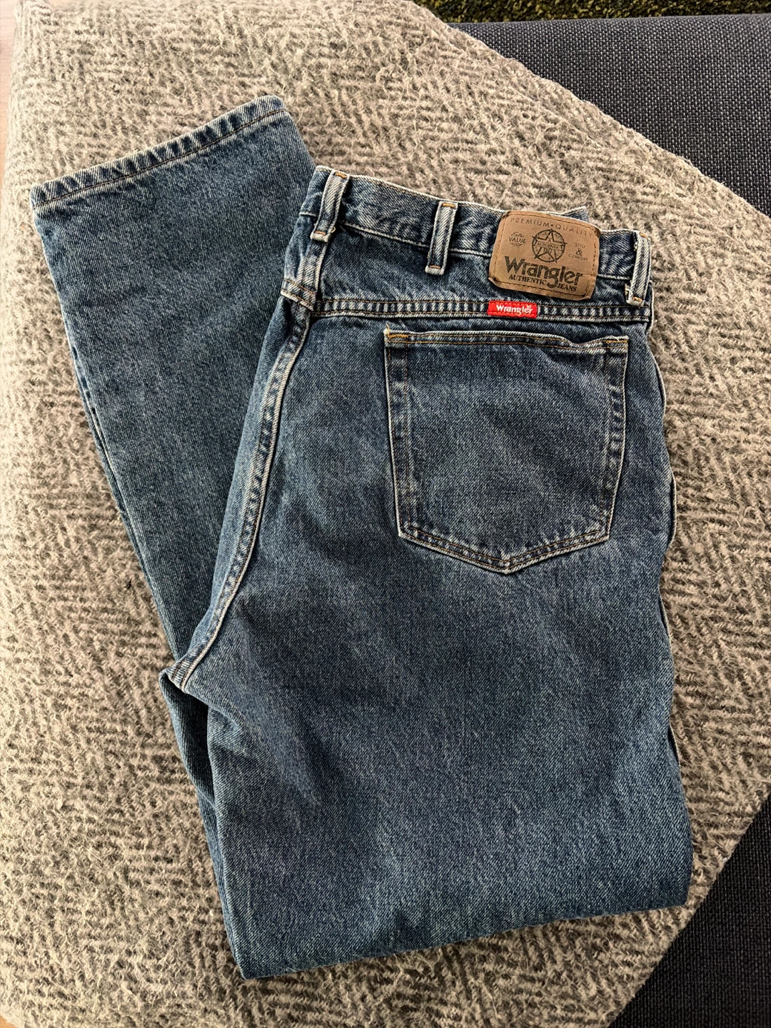 Wrangler Blue Denim Jeans Men's Size 38x32 🏆