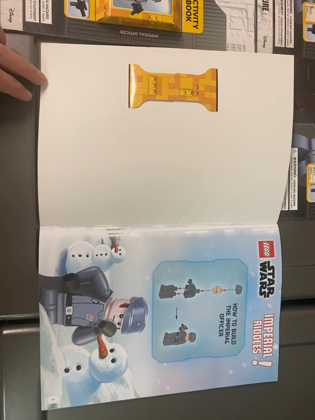 LEGO Star Wars Activity Book Imperial Officer Minifigure sw0877 - photo 5