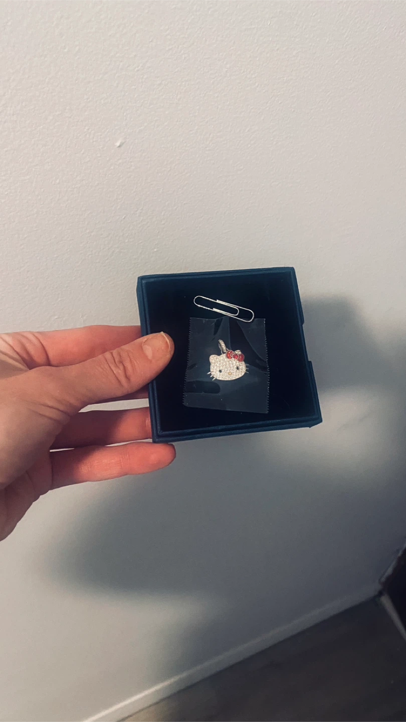 Saniro Hello Kitty pendant