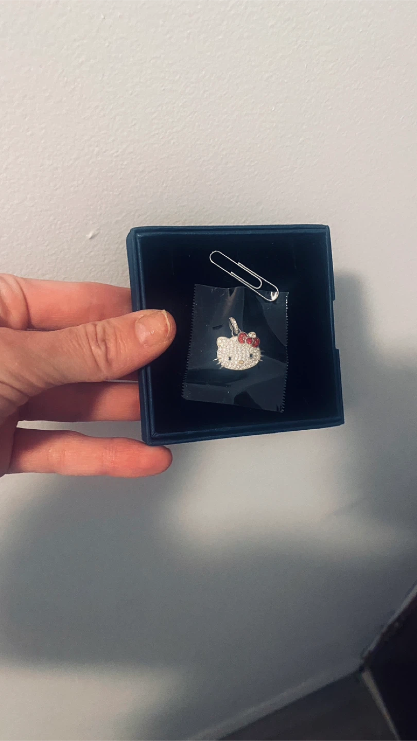 Saniro Hello Kitty pendant - photo 3