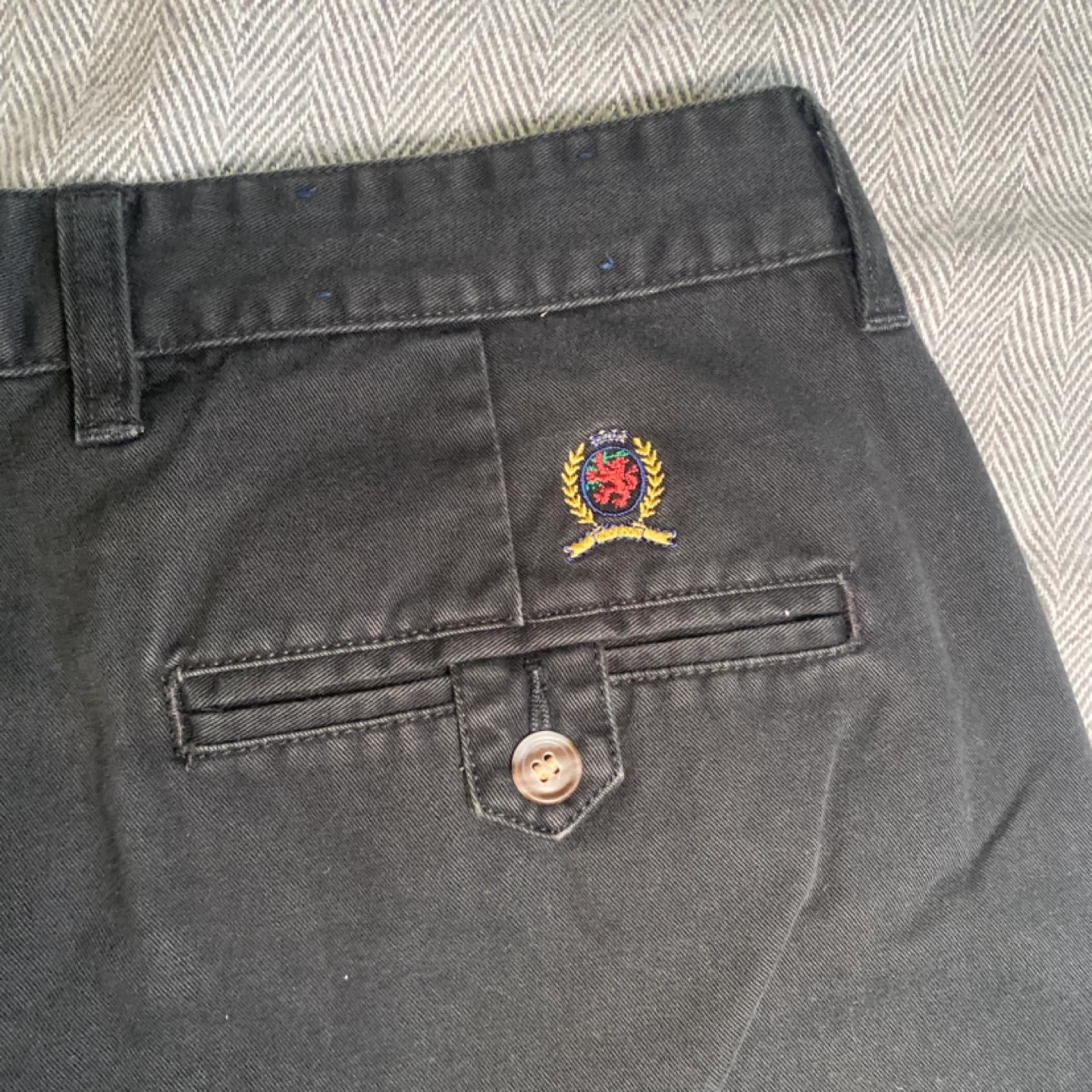 Vintage Tommy Hilfiger Pleated Chinos Size 34 Black - photo 4
