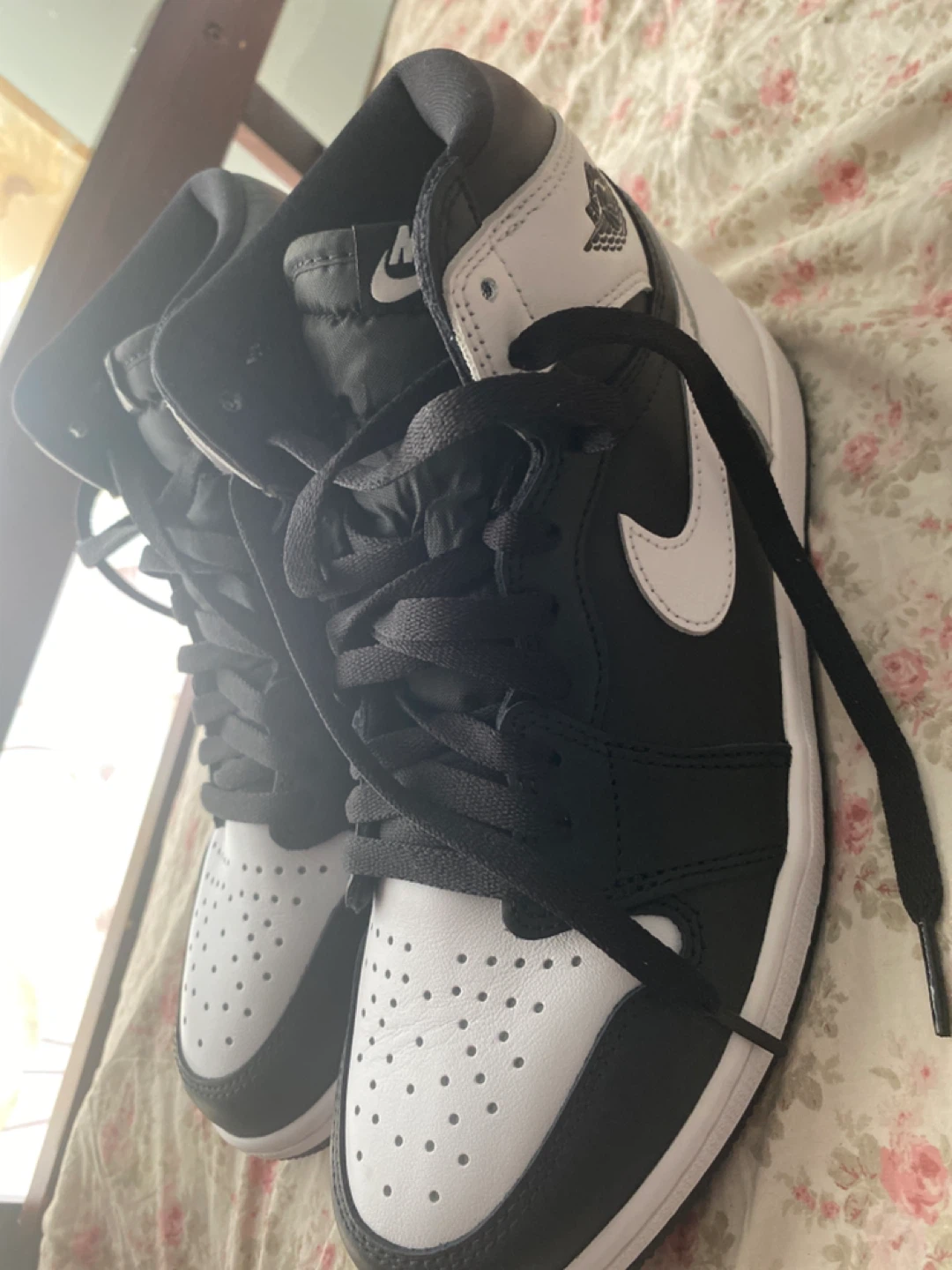 Nike Air Jordan 1 Retro High OG Shoes - photo 2