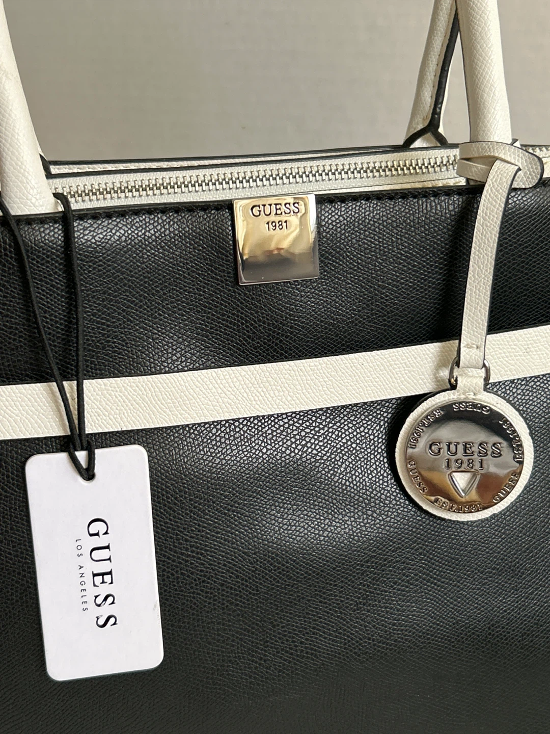 🏆GUESS Black & White Satchel Handbag - Brand New - photo 2