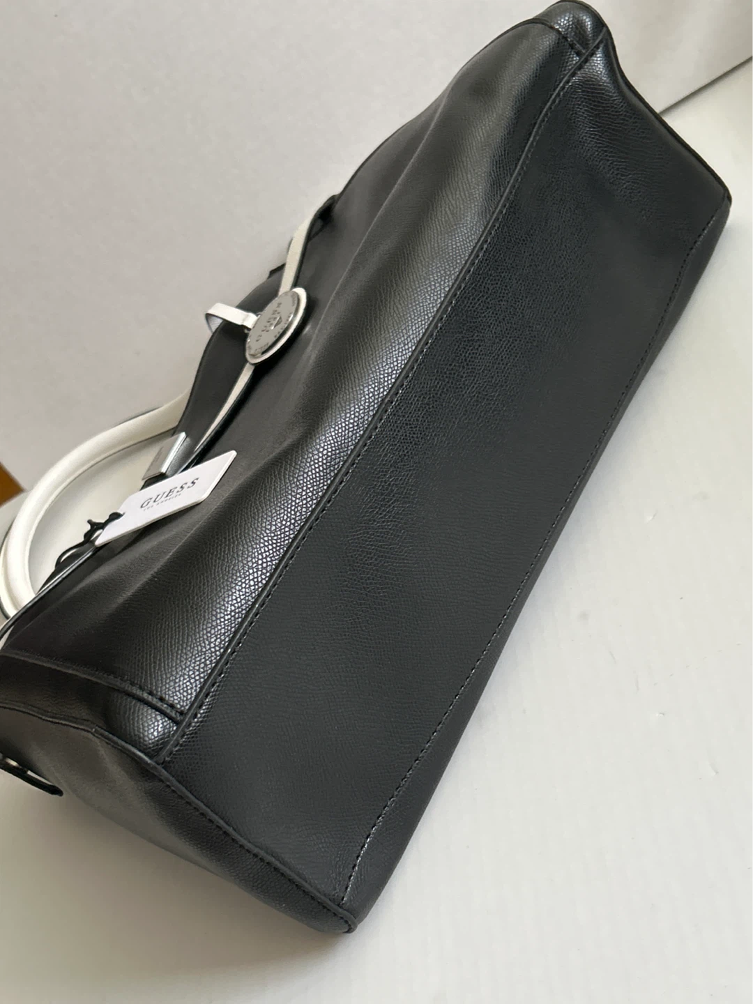 🏆GUESS Black & White Satchel Handbag - Brand New - photo 5