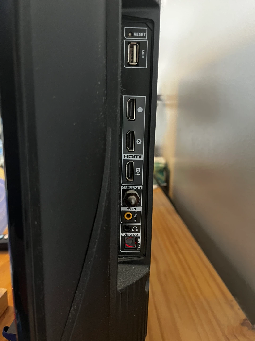 TCL 32” Class 3-Series 1080p LED Roku TV - photo 3