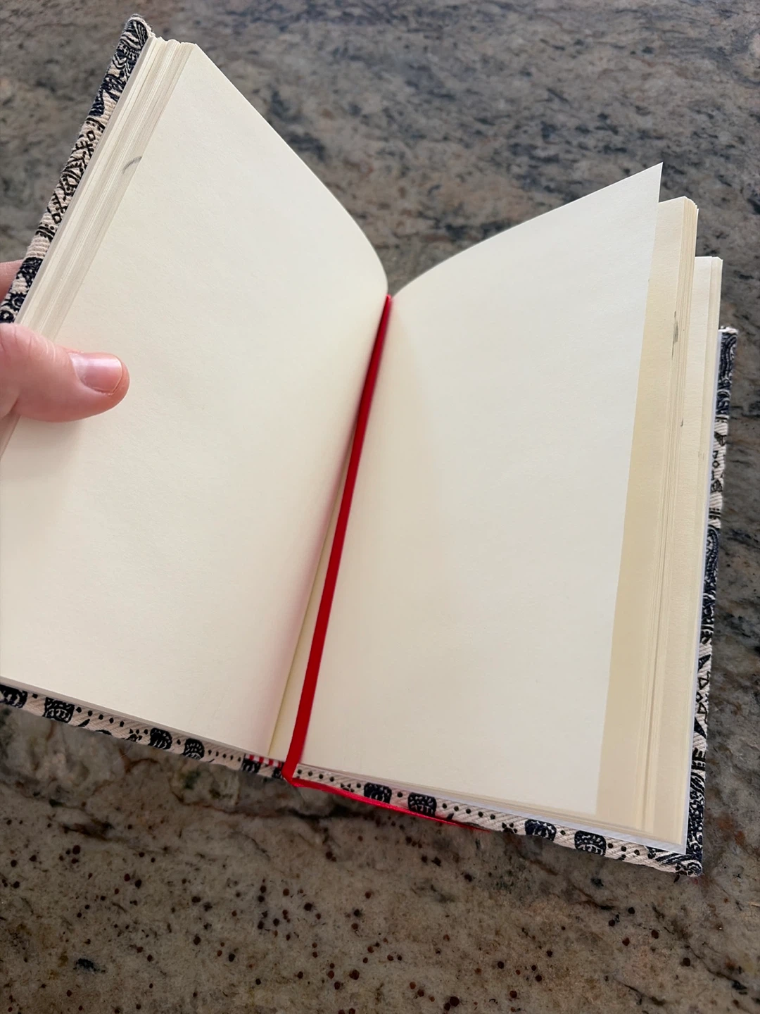 Elephant Print Journal with Metal Emblem 🏆 - photo 3