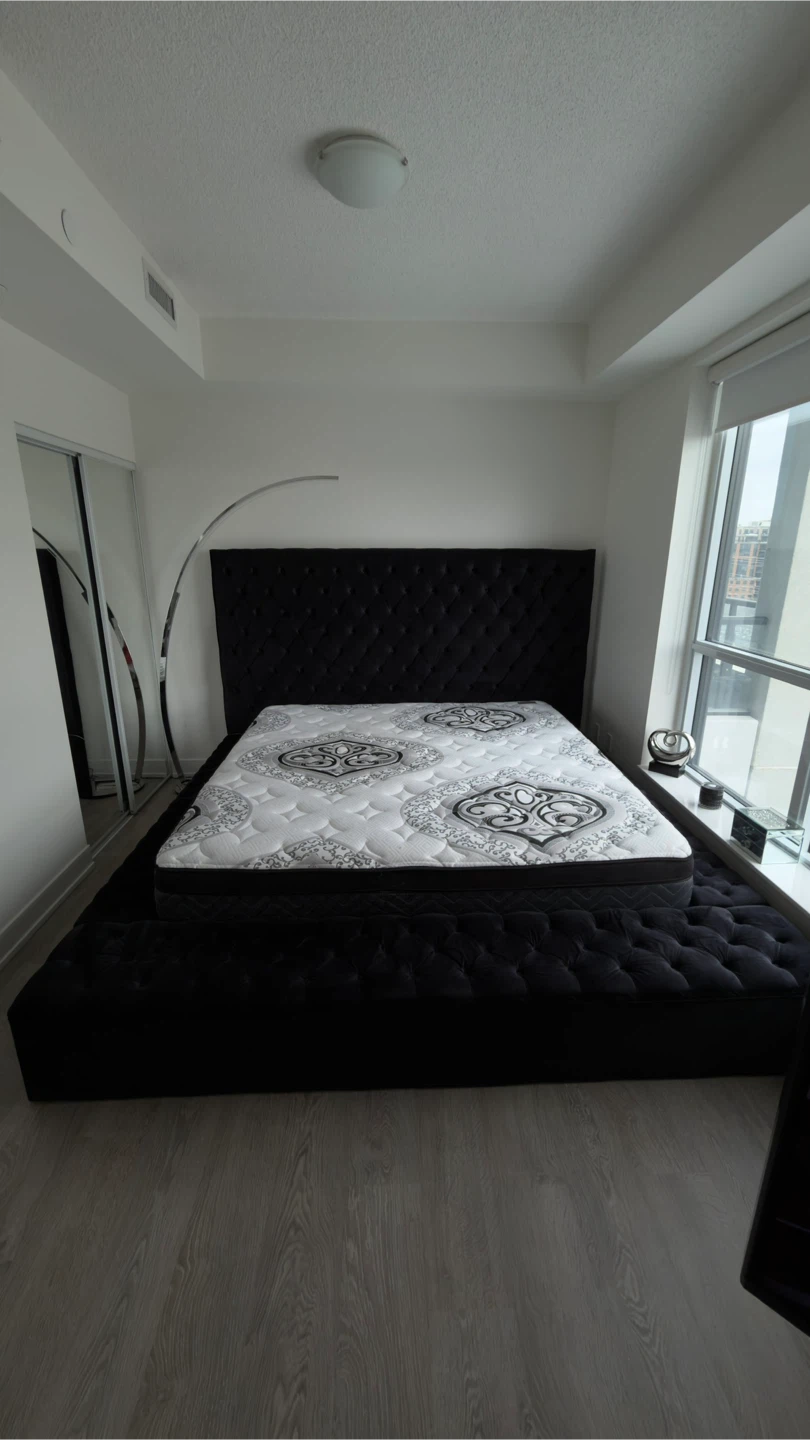 Richmond Upholstered Panel Storage Bed( no mattress)