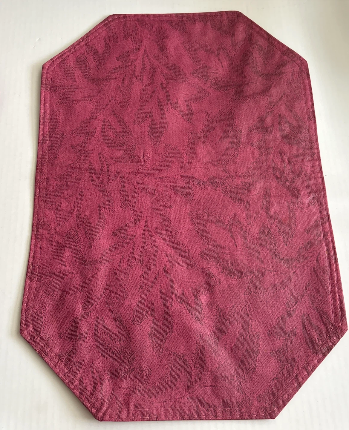 🏆 10 Pcs. - Sonoma Cranberry Vinyl Placemats 🏆