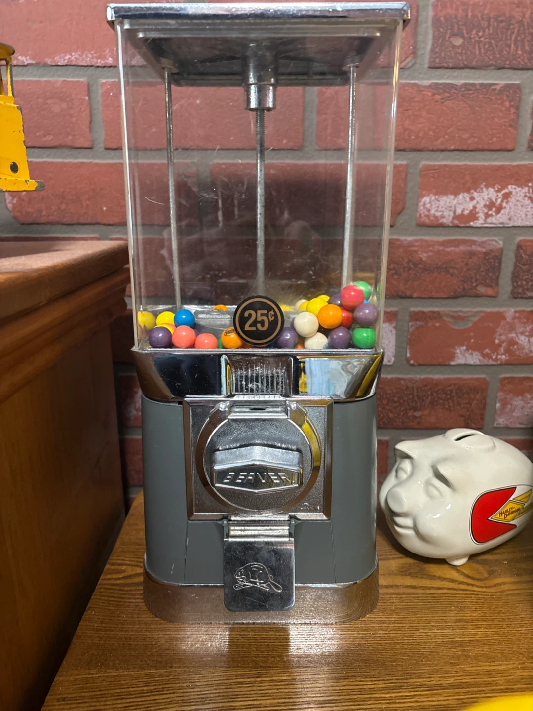 Beaver Gumball Machine - 25 cent coin operated